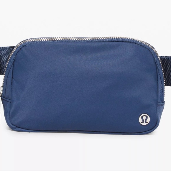 lululemon athletica Handbags - Lululemon 🍋 EVERYWHERE BELT BAG *1L